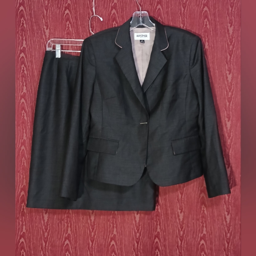 Kasper 2 Piece Gray Collared Button Long Sleeve S… - image 1